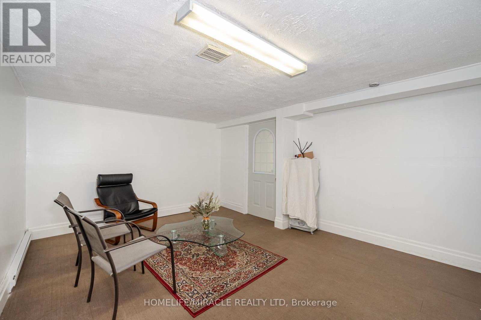 12 Huckleberry Square, Brampton, ON - Indoor Photo Showing Other Room