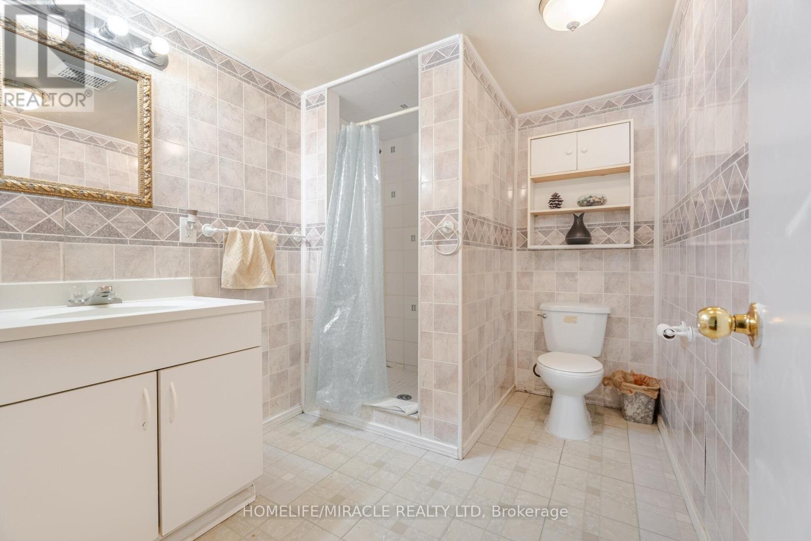 12 Huckleberry Square, Brampton, ON - Indoor Photo Showing Bathroom