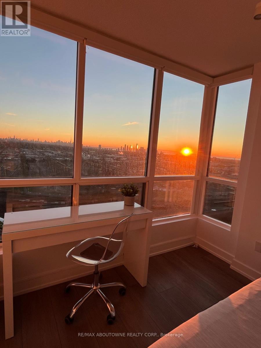 1709 - 101 Subway Crescent, Toronto, ON - Indoor Photo Showing Other Room