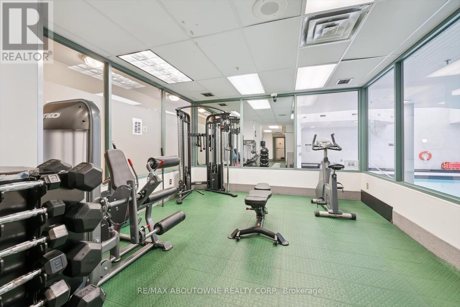 1709 - 101 Subway Crescent, Toronto, ON - Indoor Photo Showing Gym Room