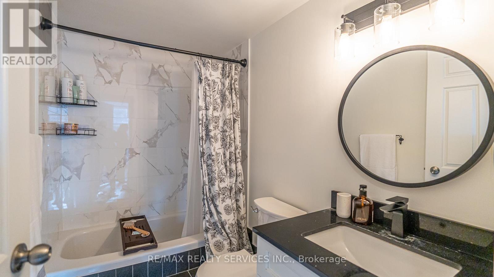 203 - 8 Lisa Street, Brampton, ON - Indoor Photo Showing Bathroom