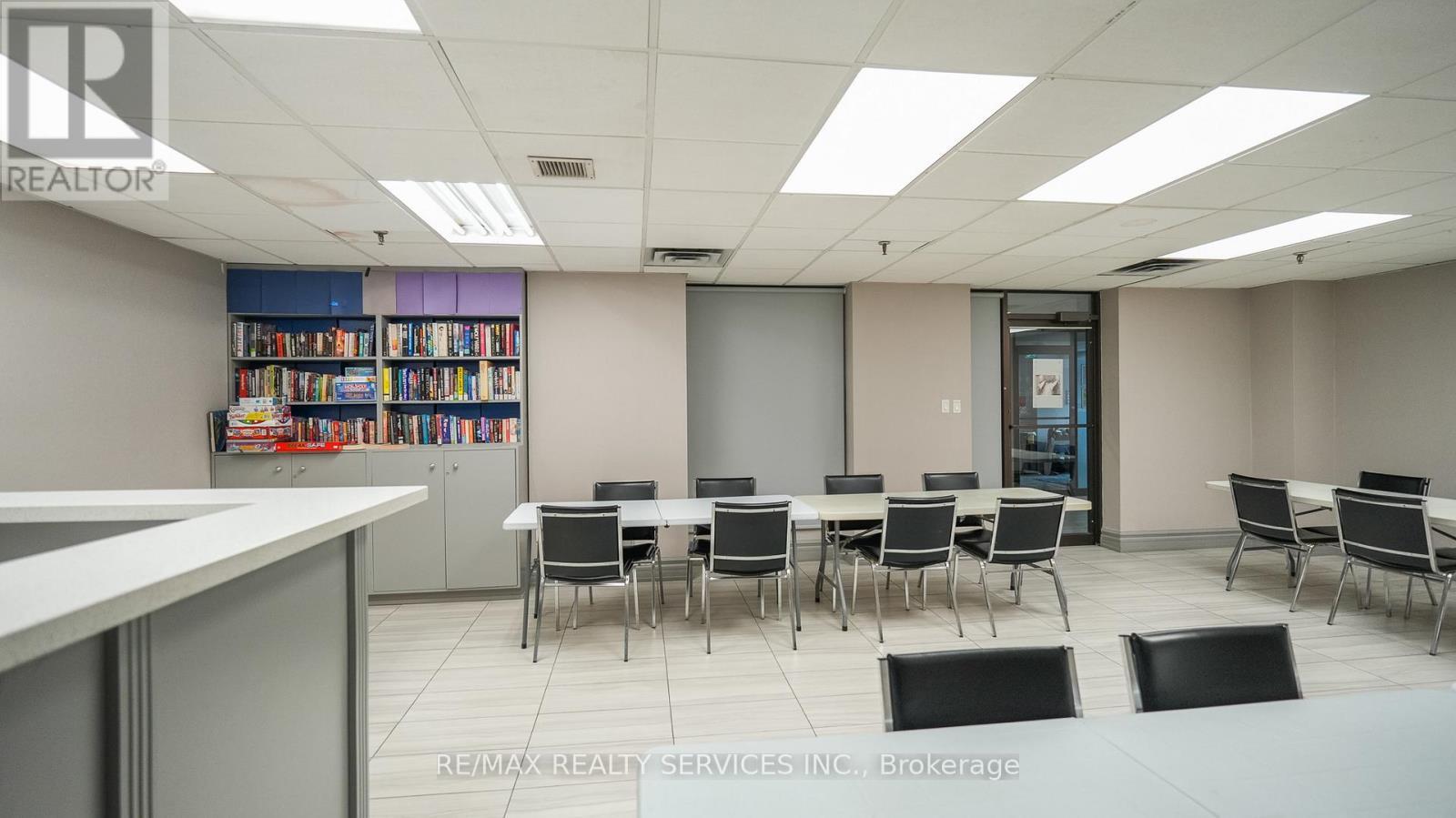 203 - 8 Lisa Street, Brampton, ON - Indoor