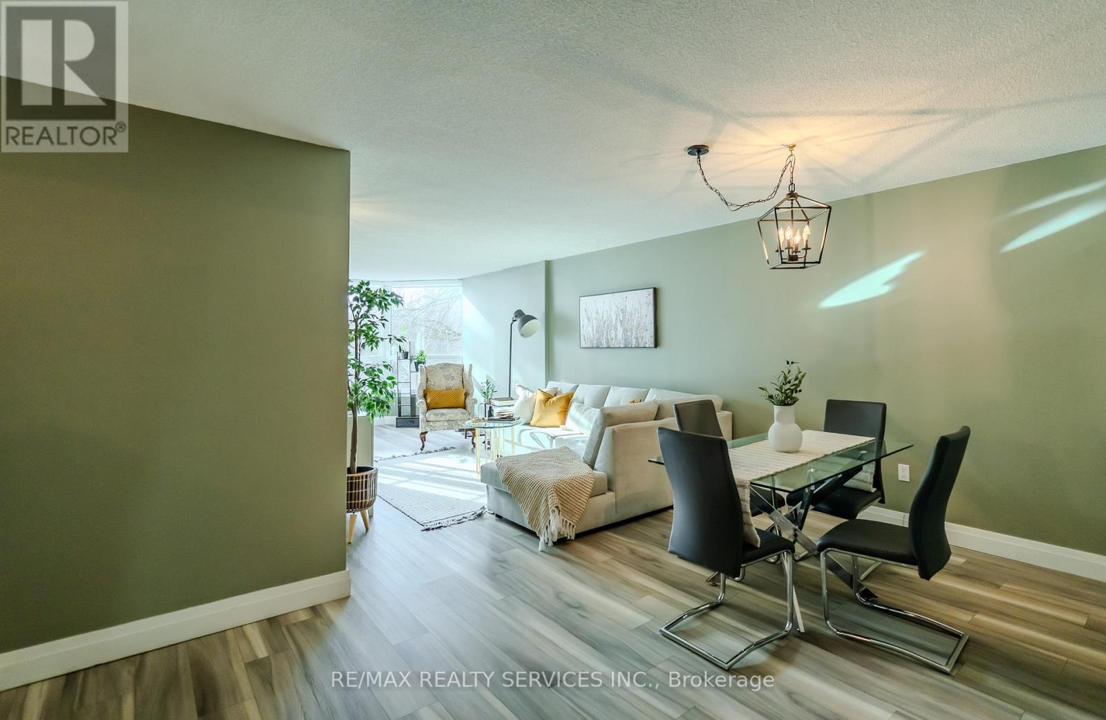 203 - 8 Lisa Street, Brampton, ON - Indoor Photo Showing Other Room