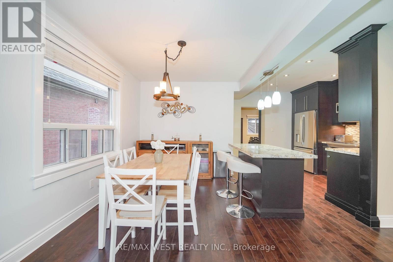 26 Manitoba Street, Toronto, ON - Indoor Photo Showing Dining Room