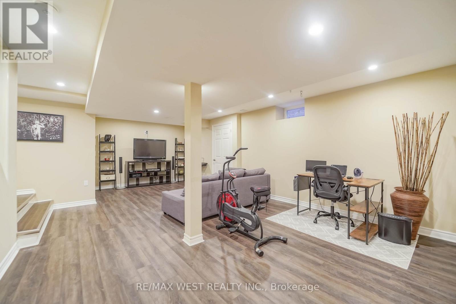 26 Manitoba Street, Toronto, ON - Indoor