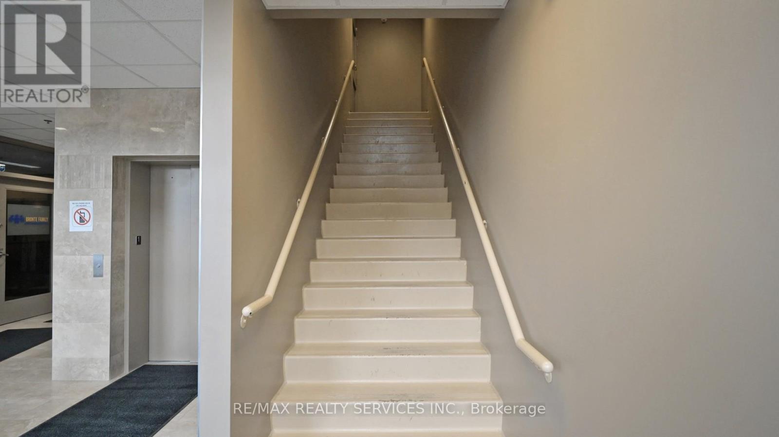 212 - 420 Bronte Street S, Milton, ON