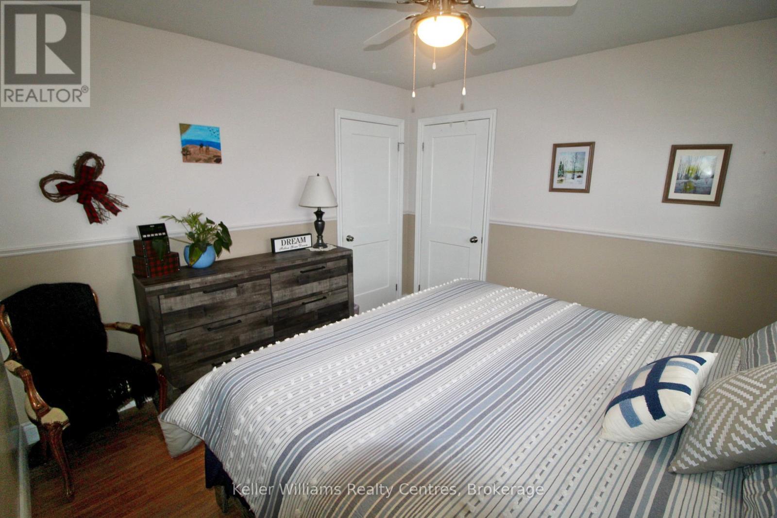 471 4Th Street, Hanover, ON - Indoor Photo Showing Bedroom