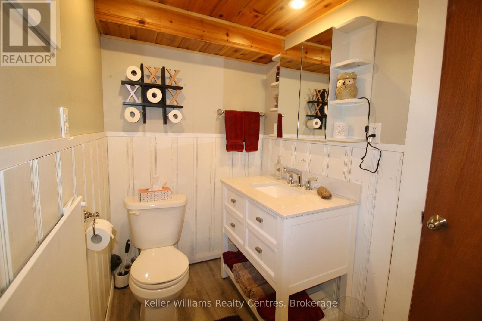471 4Th Street, Hanover, ON - Indoor Photo Showing Bathroom