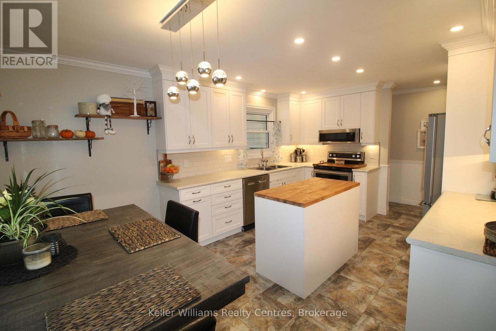 471 4Th Street, Hanover, ON - Indoor Photo Showing Kitchen