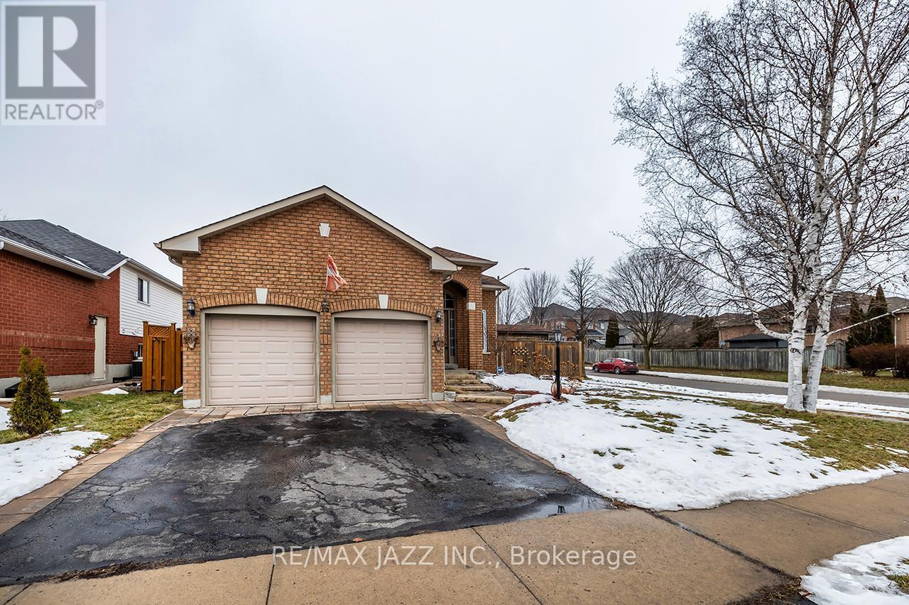 16 Goodwin Avenue, Clarington (Bowmanville), ON - Outdoor