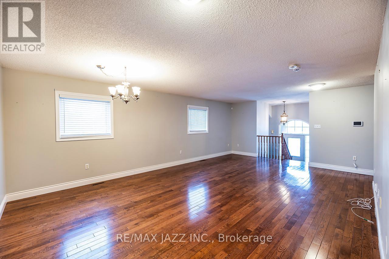 16 Goodwin Avenue, Clarington (Bowmanville), ON - Indoor Photo Showing Other Room