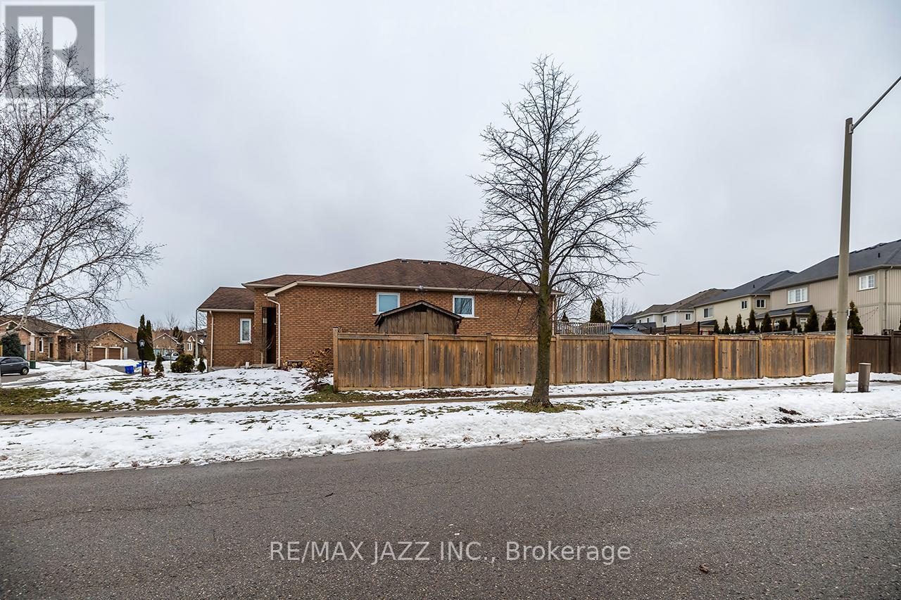 16 Goodwin Avenue, Clarington (Bowmanville), ON - Outdoor