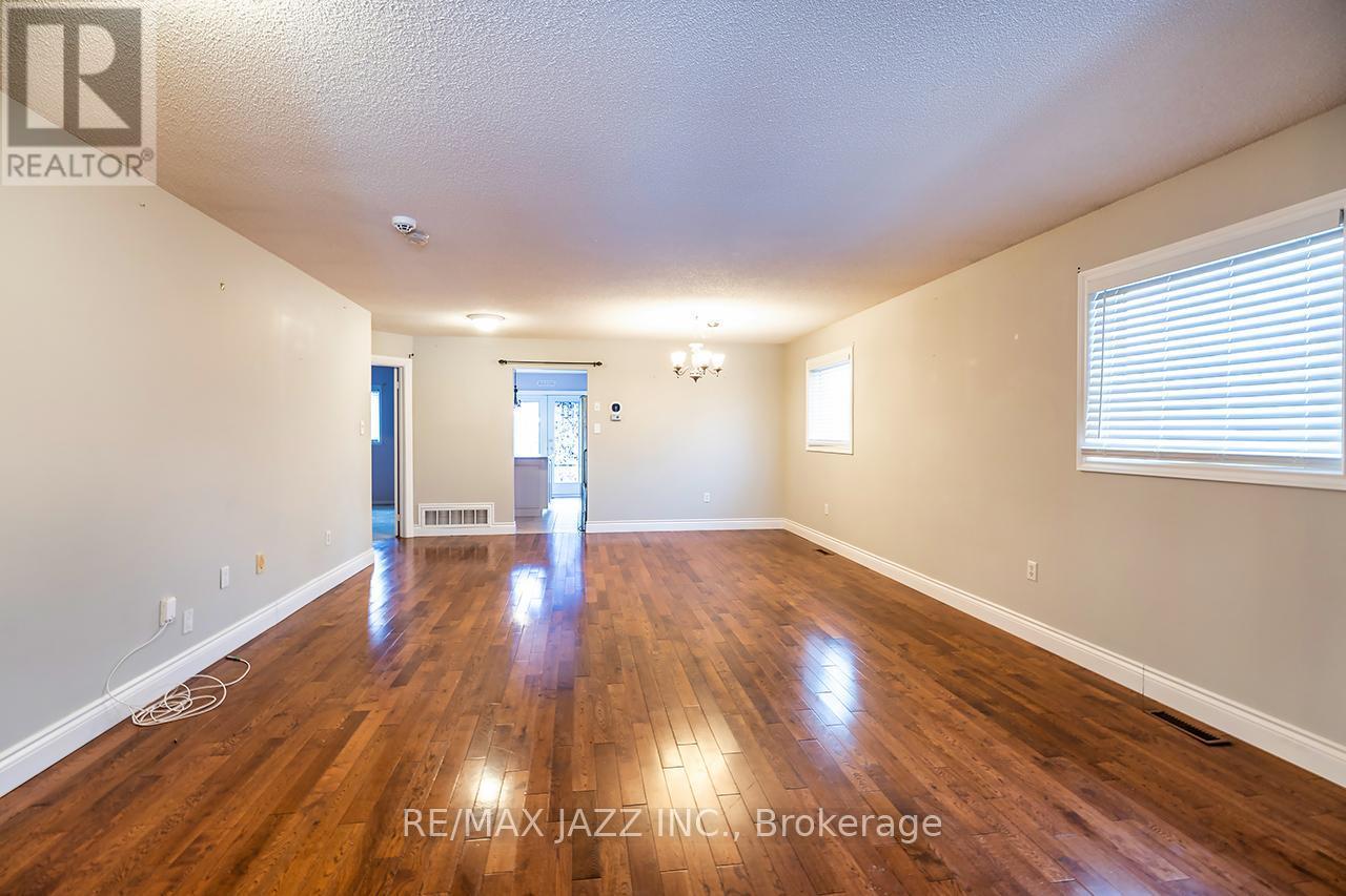 16 Goodwin Avenue, Clarington (Bowmanville), ON - Indoor Photo Showing Other Room