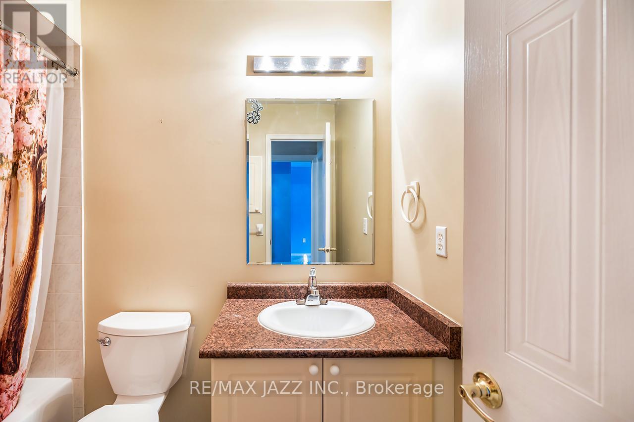 16 Goodwin Avenue, Clarington (Bowmanville), ON - Indoor Photo Showing Bathroom