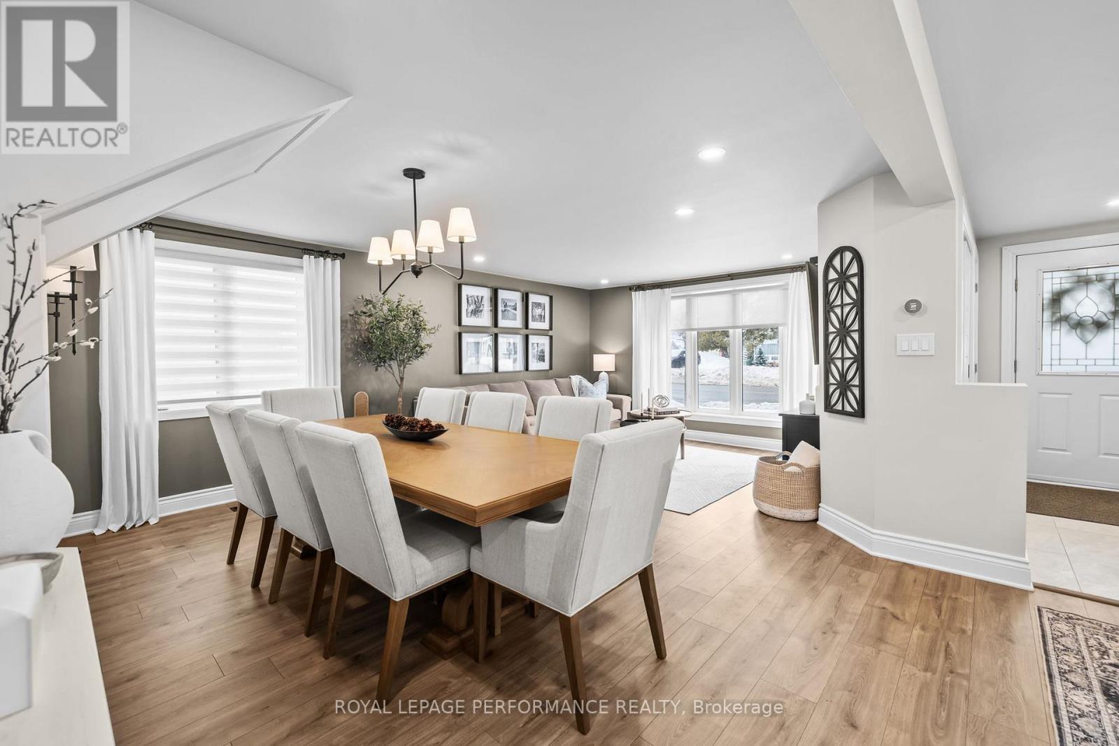 1133 Laurier Street, Clarence-Rockland, ON - Indoor Photo Showing Dining Room