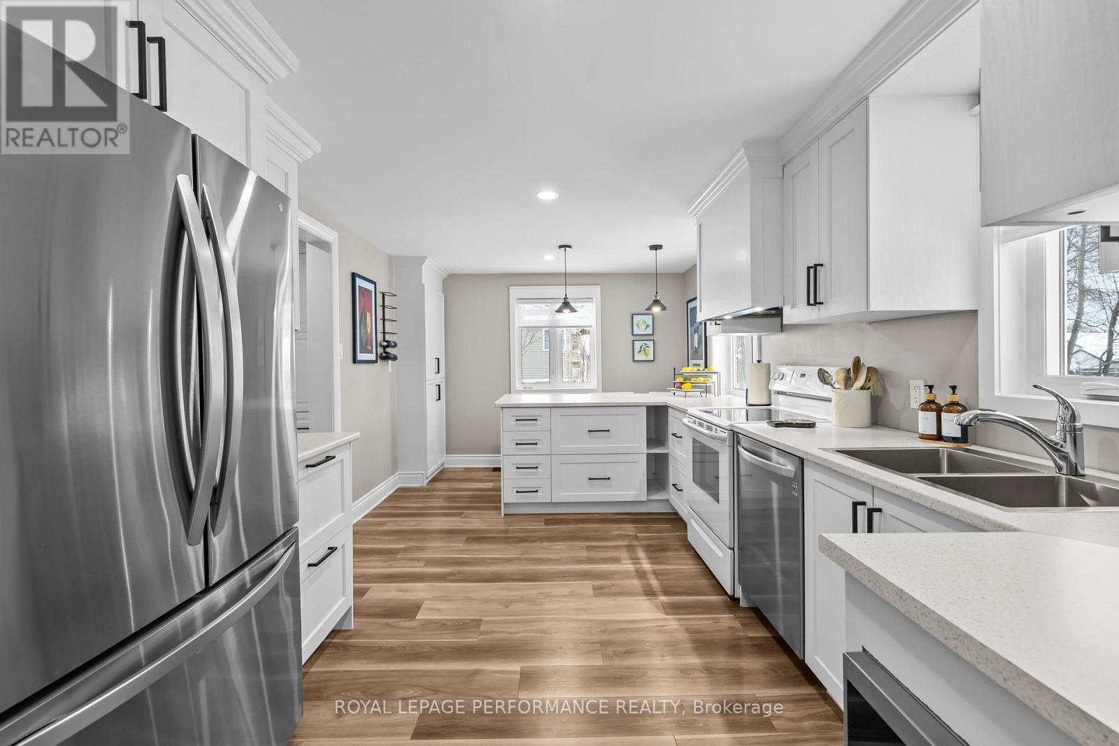 1133 Laurier Street, Clarence-Rockland, ON - Indoor Photo Showing Kitchen With Double Sink