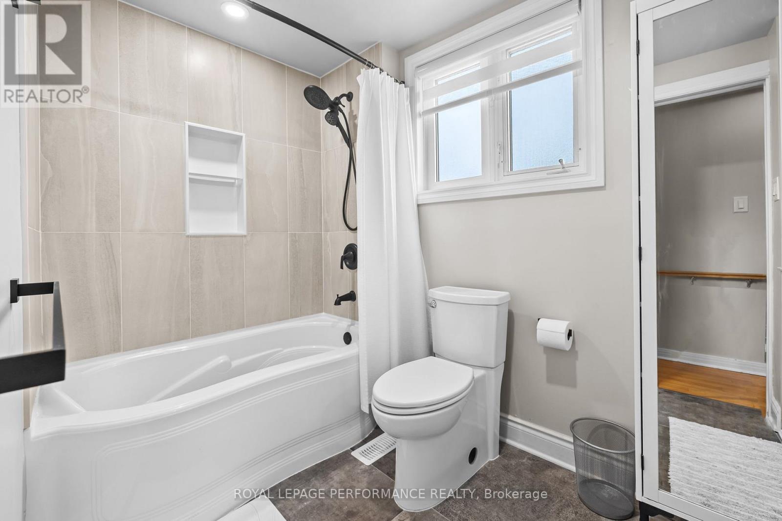 1133 Laurier Street, Clarence-Rockland, ON - Indoor Photo Showing Bathroom