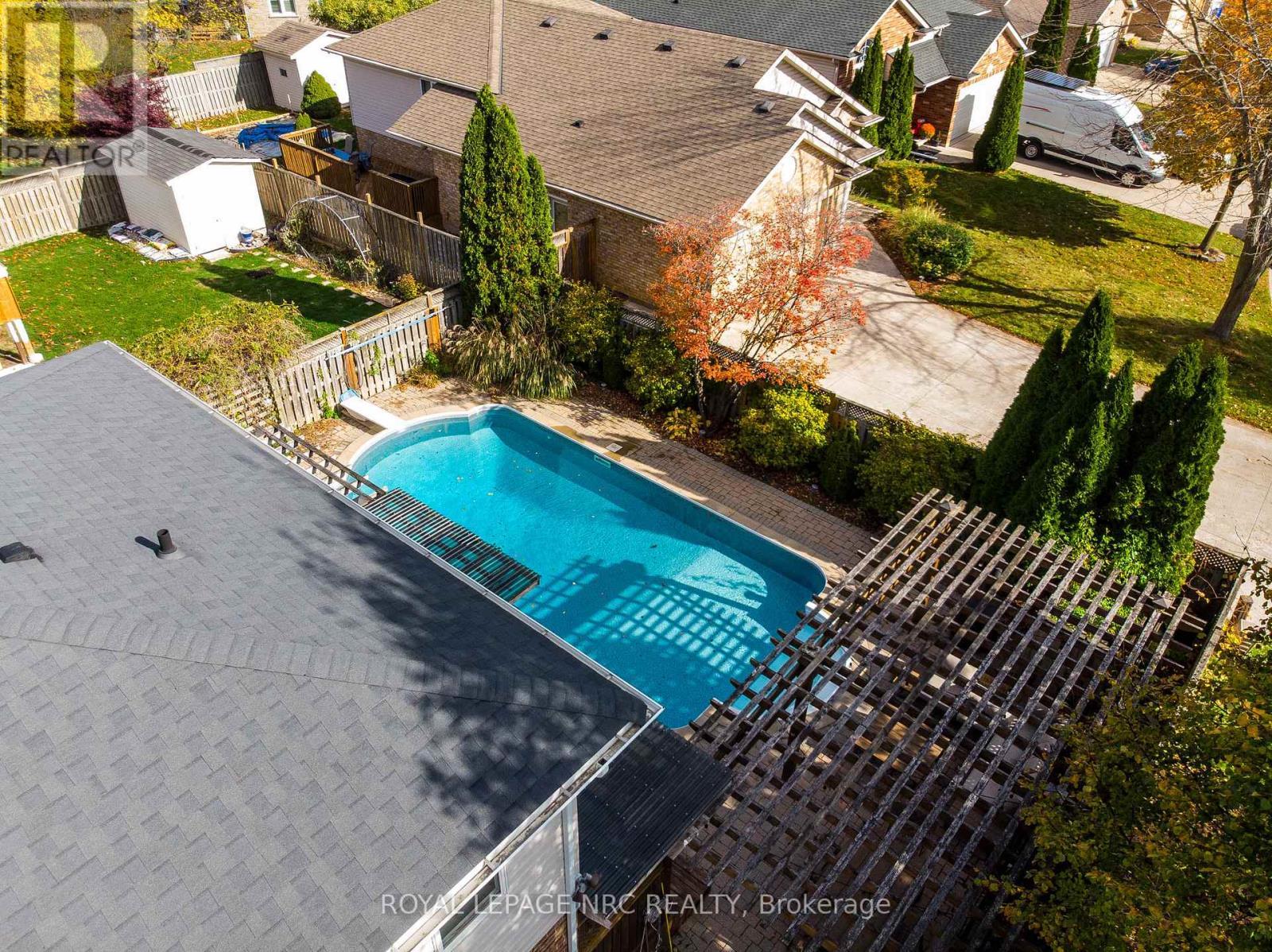 7955 Harvest Crescent, Niagara Falls (Ascot), ON - Outdoor With In Ground Pool