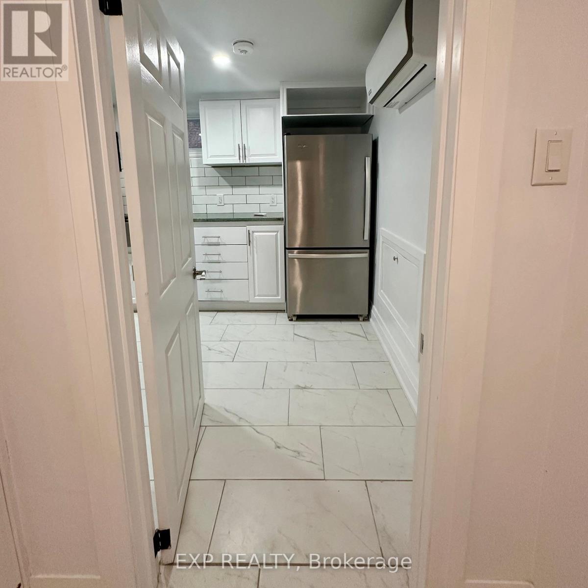 6 Lapp Street, Toronto (Rockcliffe-Smythe), ON - Indoor