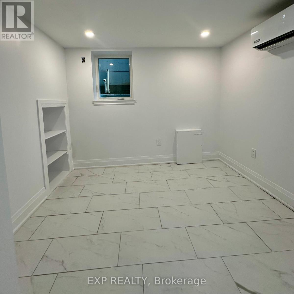 6 Lapp Street, Toronto (Rockcliffe-Smythe), ON - Indoor Photo Showing Other Room