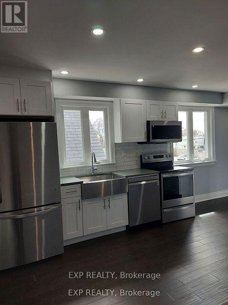 6 Lapp Street, Toronto (Rockcliffe-Smythe), ON - Indoor Photo Showing Kitchen