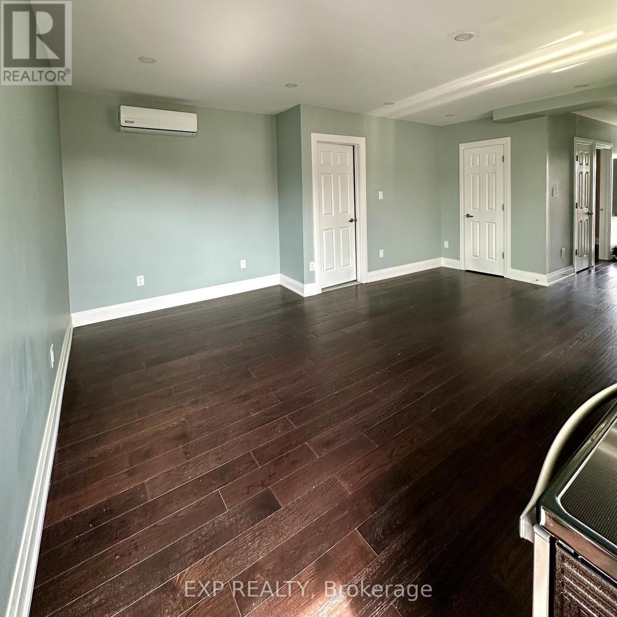 6 Lapp Street, Toronto (Rockcliffe-Smythe), ON - Indoor Photo Showing Other Room