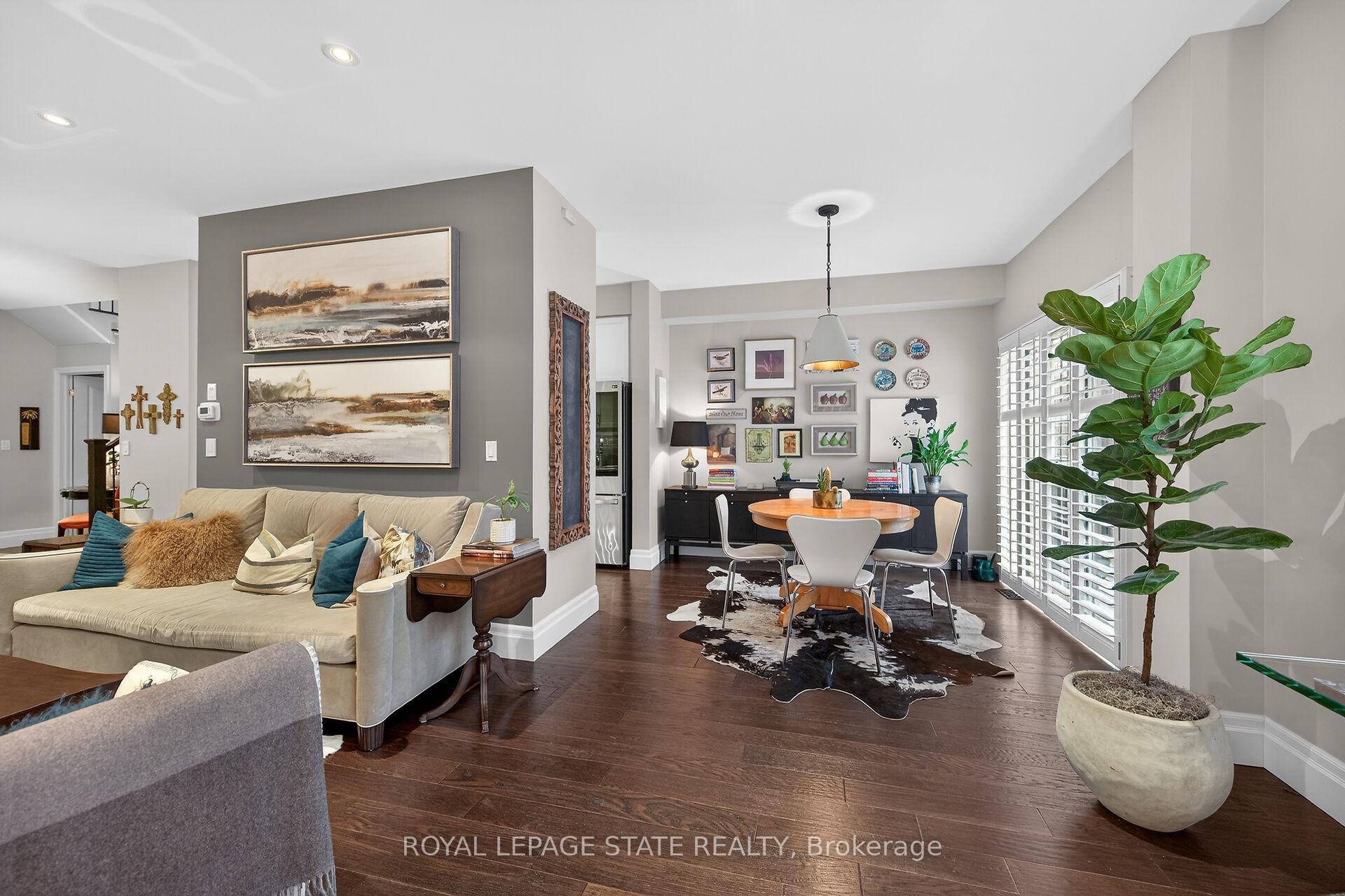 19-71 Sulphur Springs Road, Hamilton, ON - Indoor Photo Showing Living Room