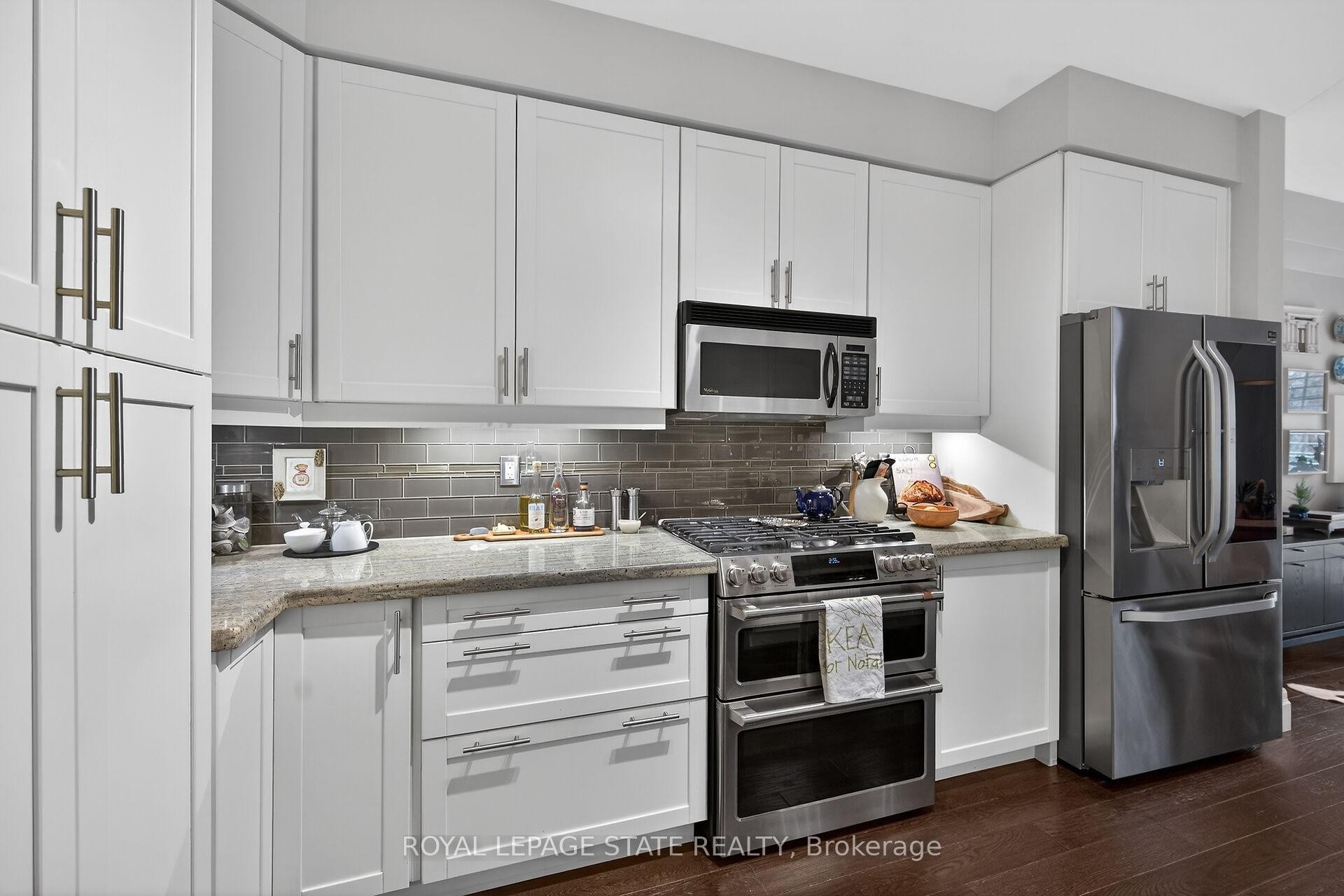 19-71 Sulphur Springs Road, Hamilton, ON - Indoor Photo Showing Kitchen With Upgraded Kitchen