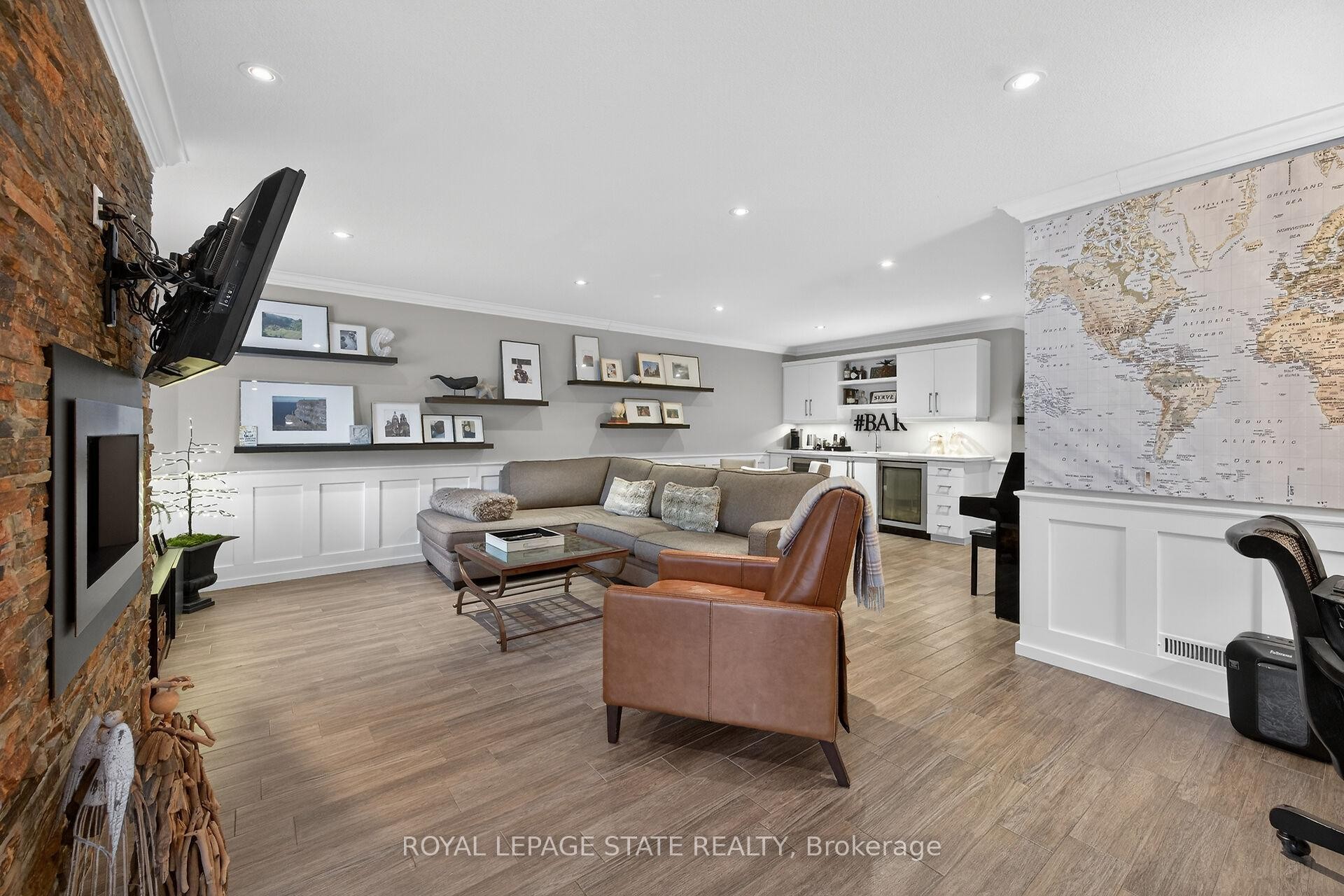 19-71 Sulphur Springs Road, Hamilton, ON - Indoor Photo Showing Living Room