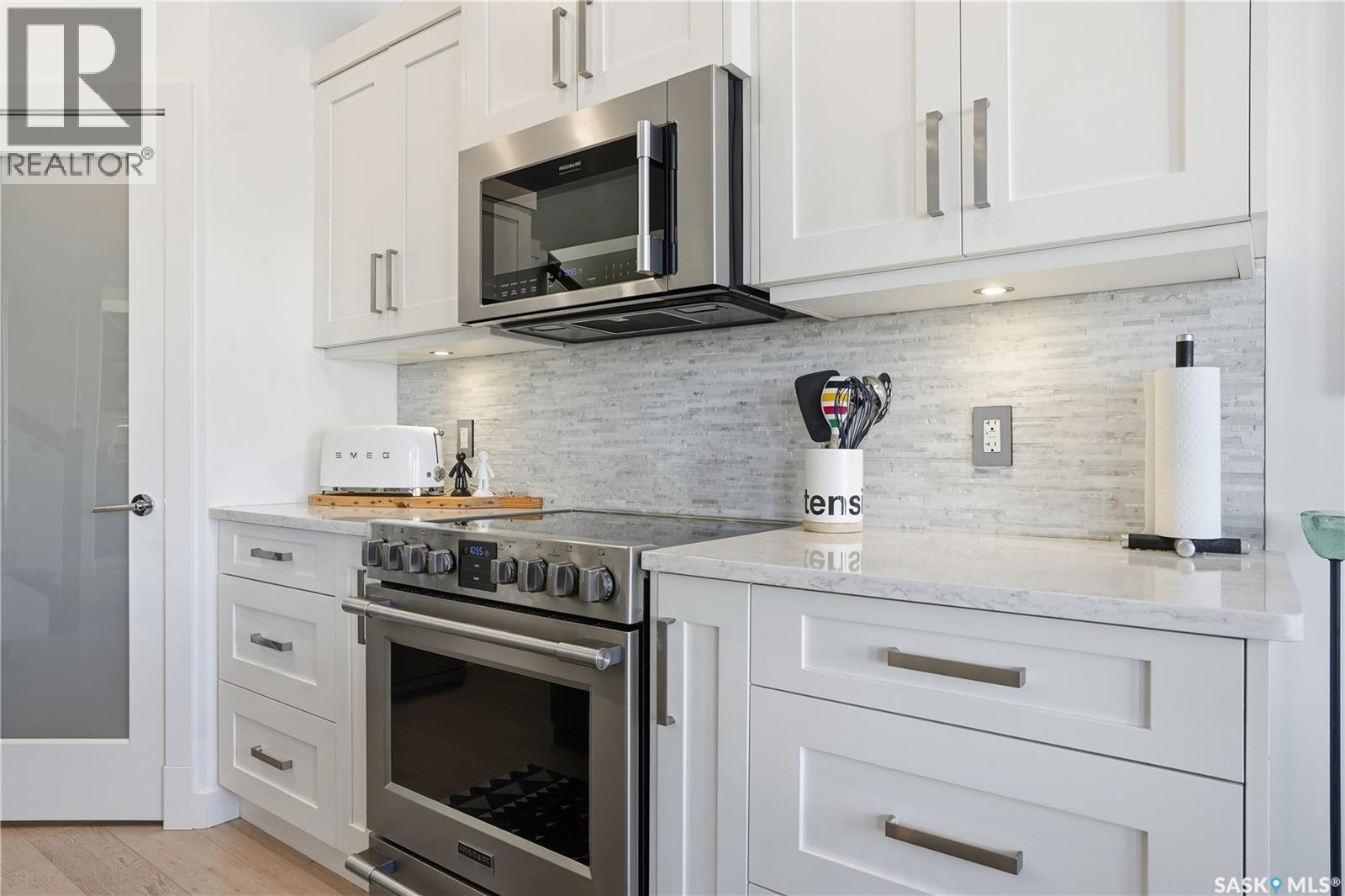 5322 Tutor Way, Regina, SK - Indoor Photo Showing Kitchen With Upgraded Kitchen