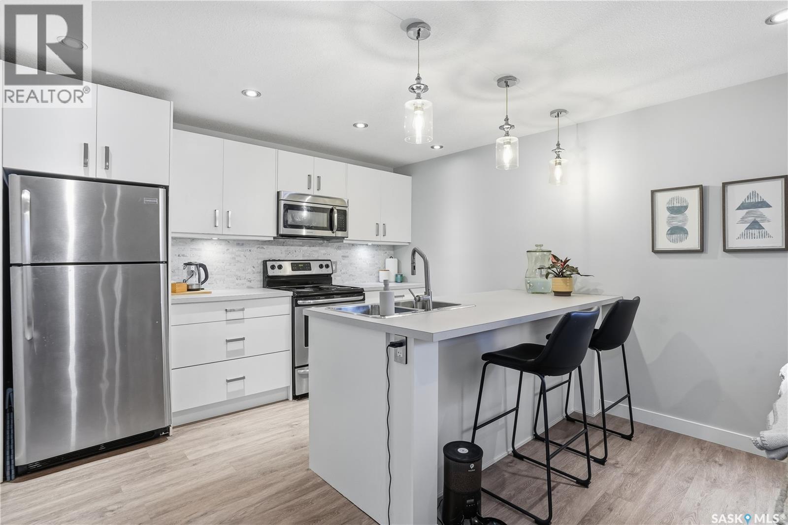 5322 Tutor Way, Regina, SK - Indoor Photo Showing Kitchen With Upgraded Kitchen