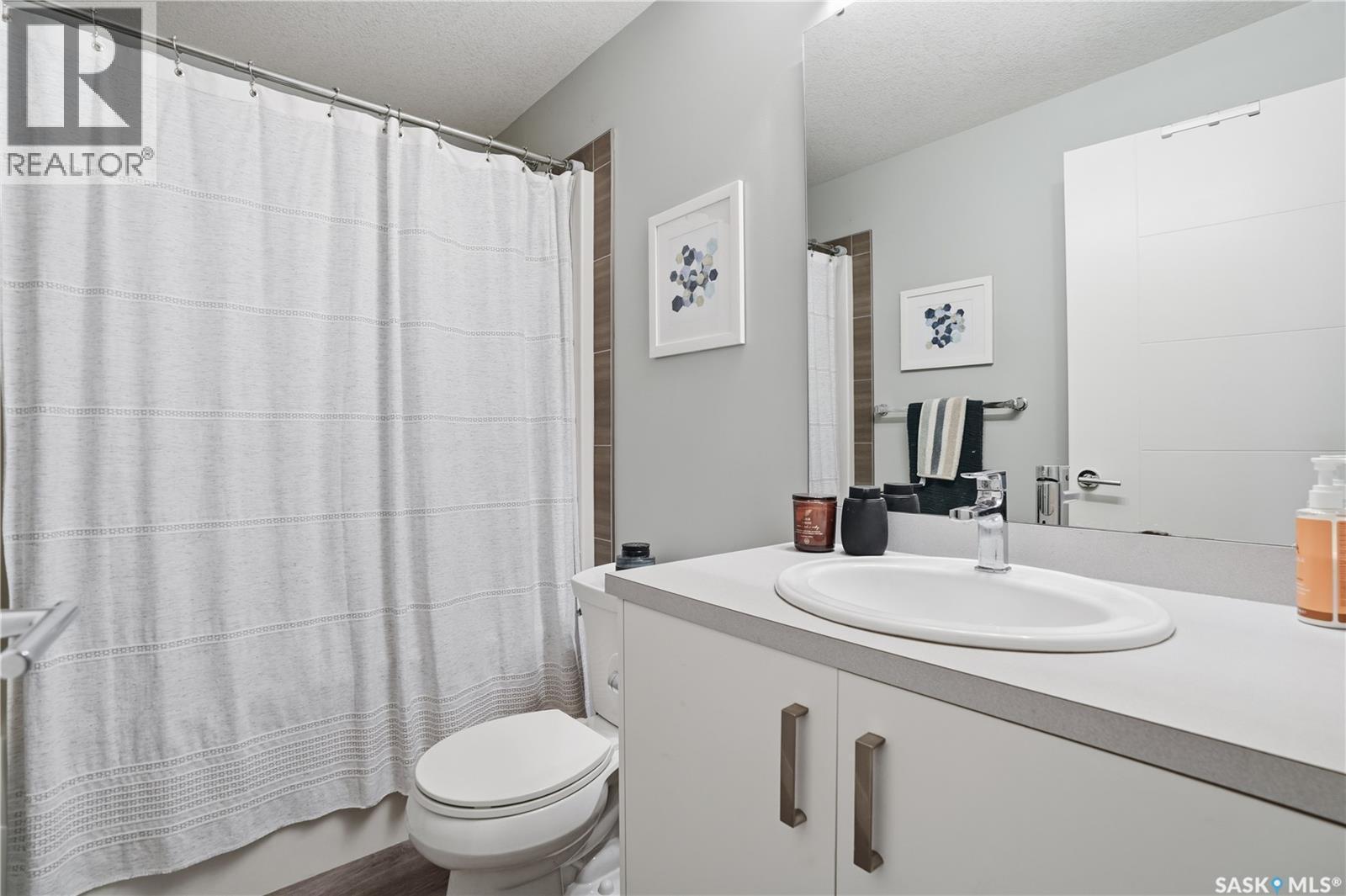 5322 Tutor Way, Regina, SK - Indoor Photo Showing Bathroom