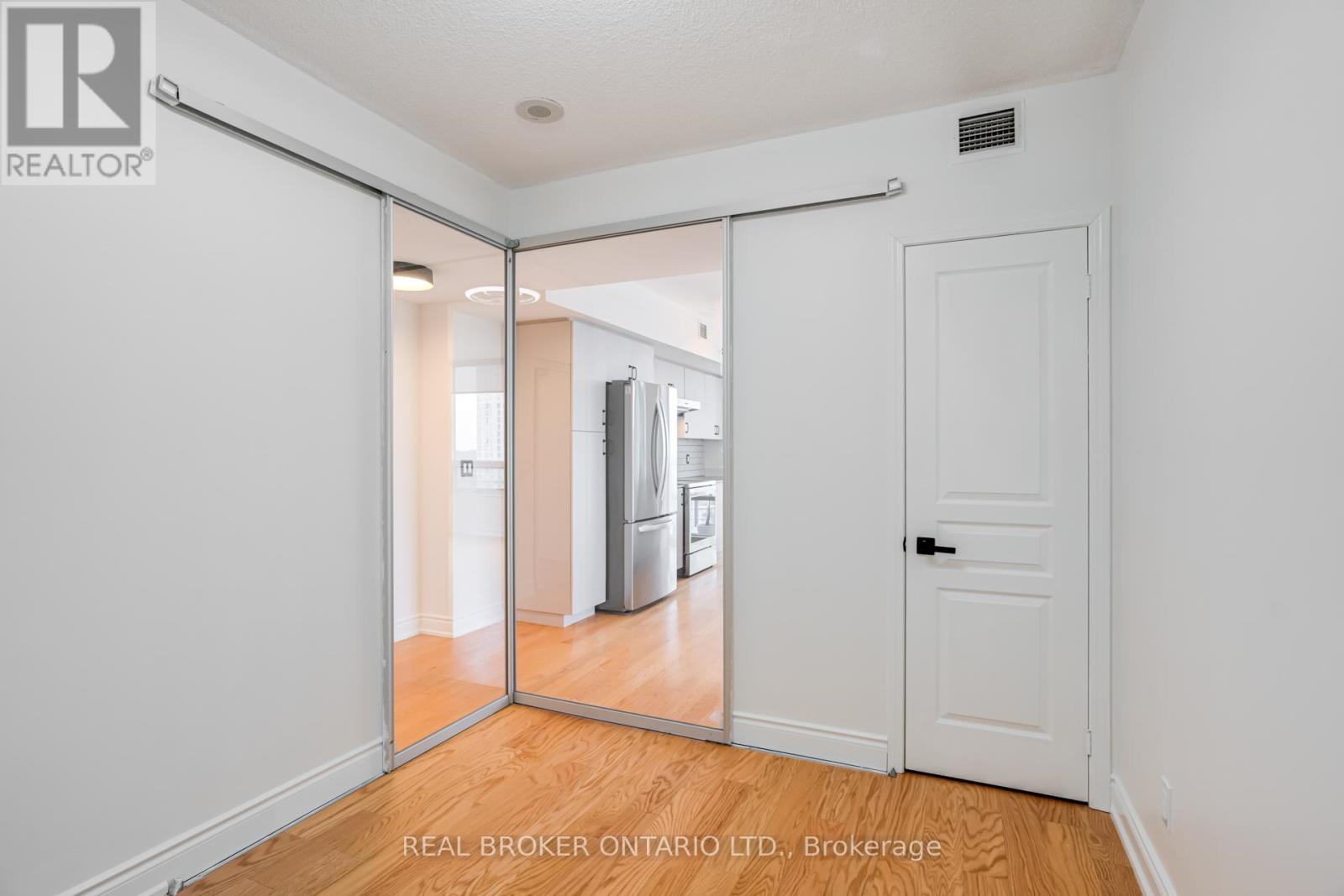702 - 2240 Lakeshore Boulevard W, Toronto, ON - Indoor Photo Showing Other Room