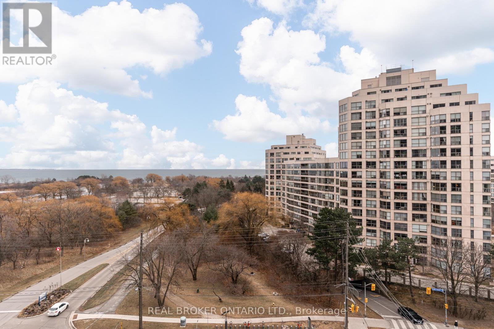 702 - 2240 Lakeshore Boulevard W, Toronto, ON - Outdoor With View