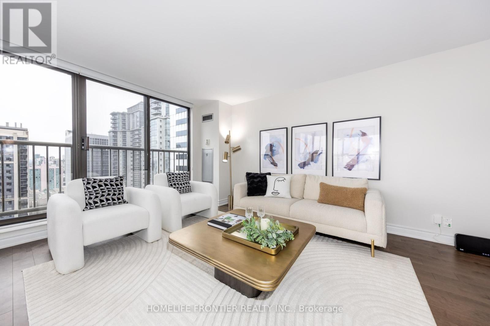 2602 - 100 Upper Madison Avenue, Toronto, ON - Indoor Photo Showing Living Room