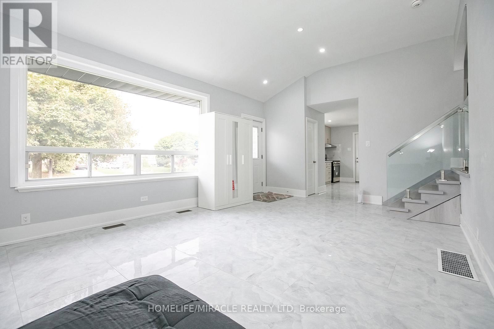 76 Raylawn Crescent, Halton Hills, ON - Indoor Photo Showing Other Room