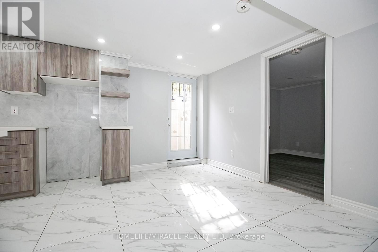 76 Raylawn Crescent, Halton Hills, ON - Indoor Photo Showing Other Room