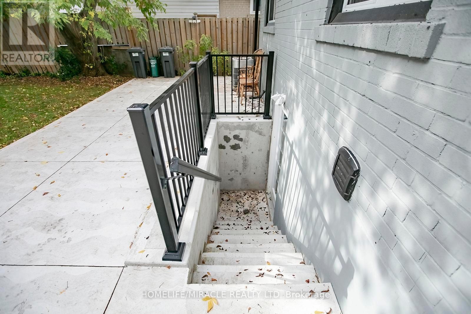 76 Raylawn Crescent, Halton Hills, ON - Outdoor