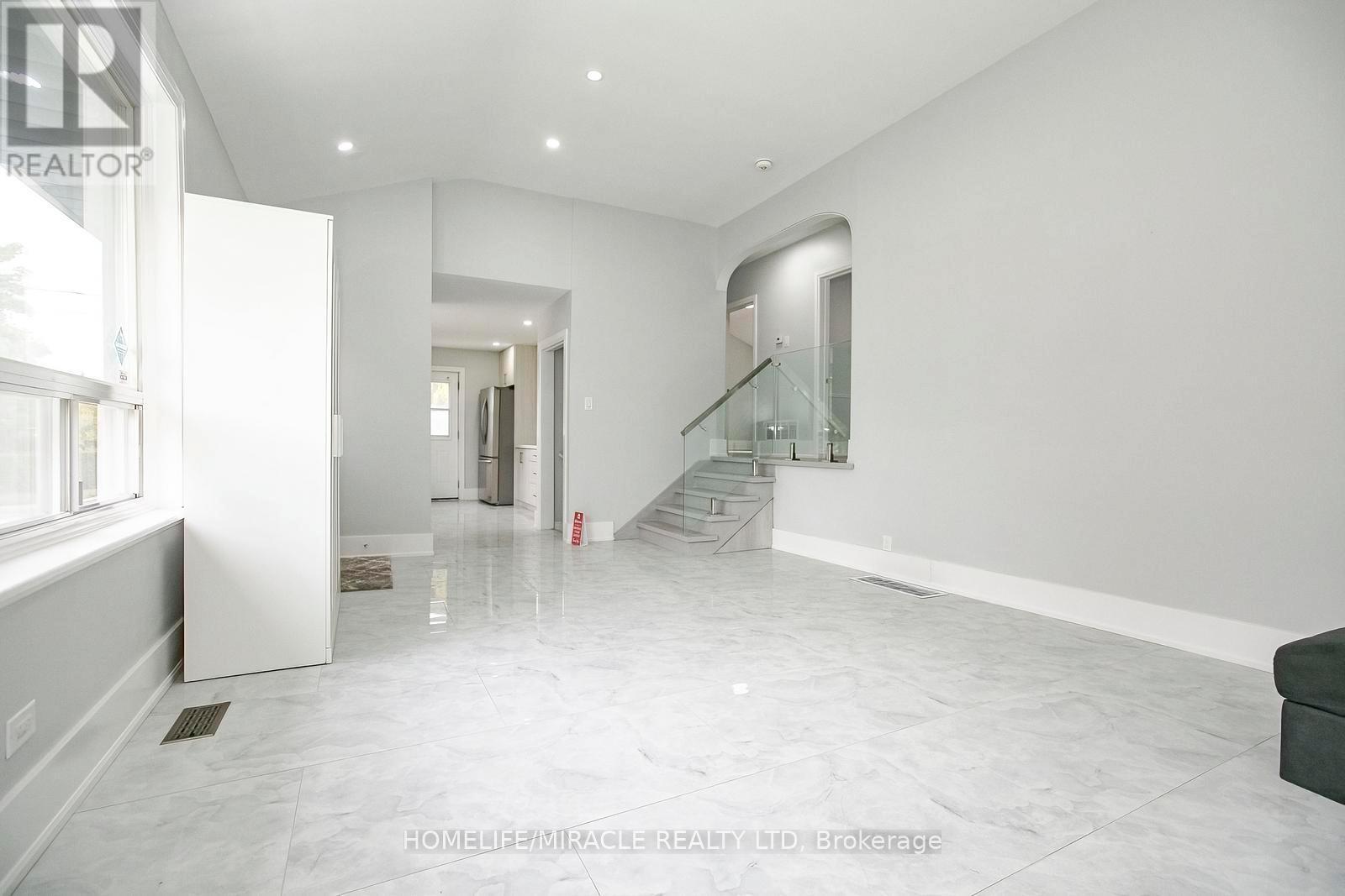 76 Raylawn Crescent, Halton Hills, ON - Indoor Photo Showing Other Room