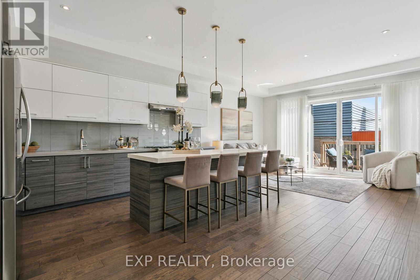105 Twenty Second Street, Toronto, ON - Indoor Photo Showing Kitchen With Upgraded Kitchen