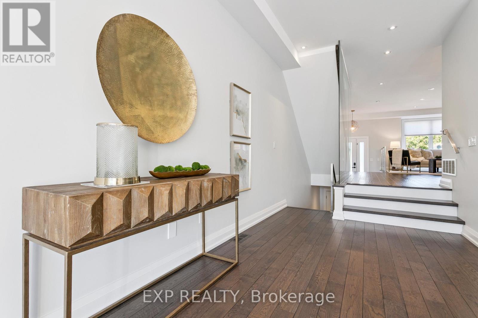 105 Twenty Second Street, Toronto, ON - Indoor Photo Showing Other Room