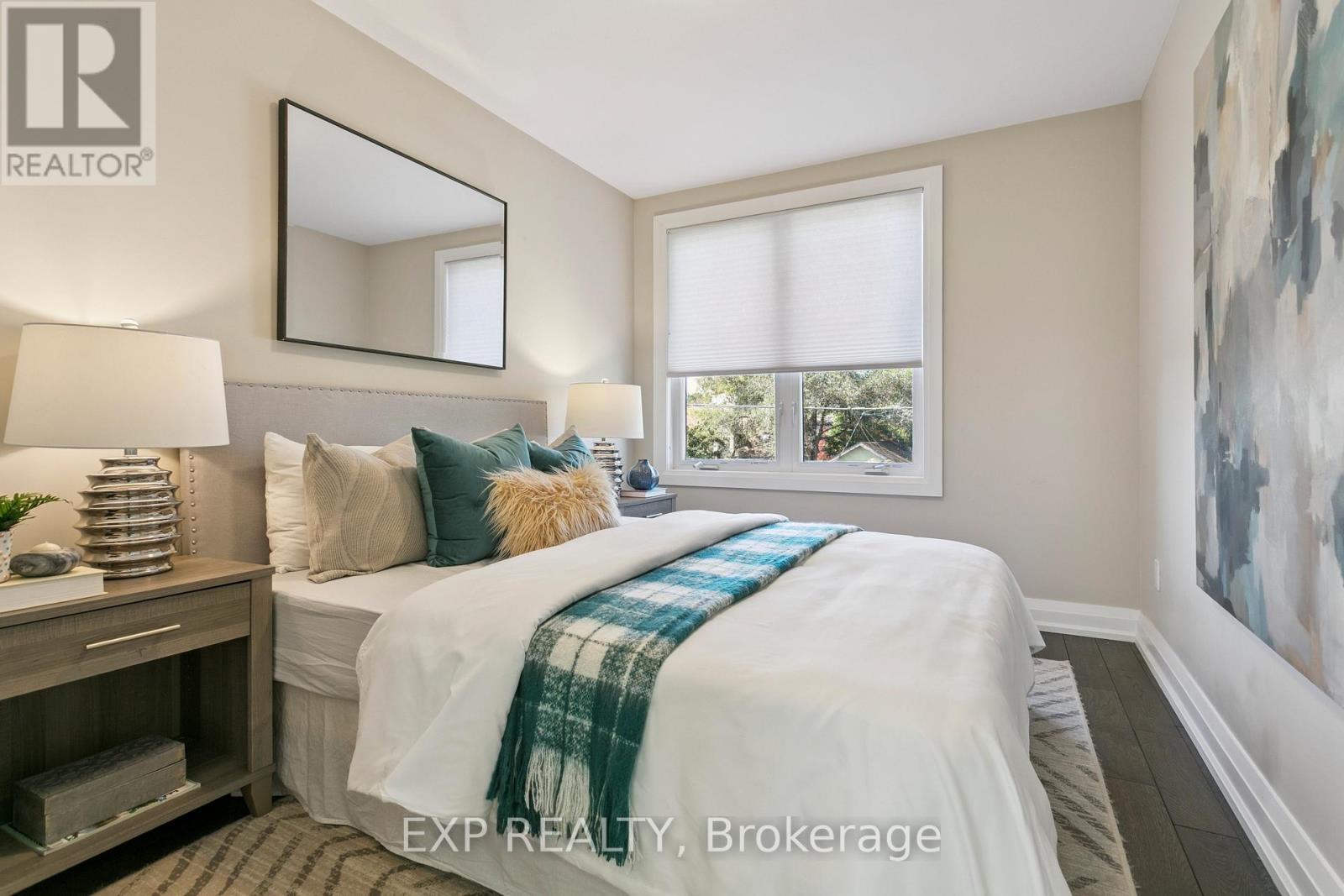105 Twenty Second Street, Toronto, ON - Indoor Photo Showing Bedroom