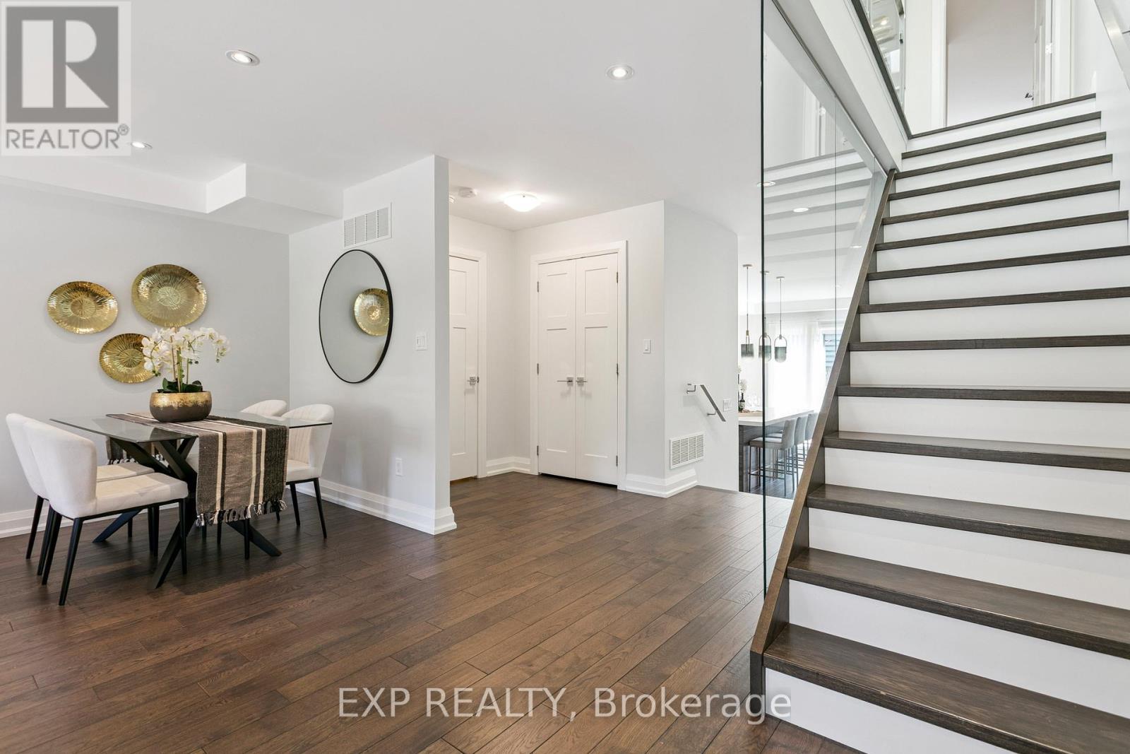 105 Twenty Second Street, Toronto, ON - Indoor Photo Showing Other Room