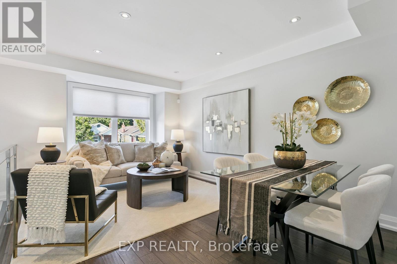 105 Twenty Second Street, Toronto, ON - Indoor