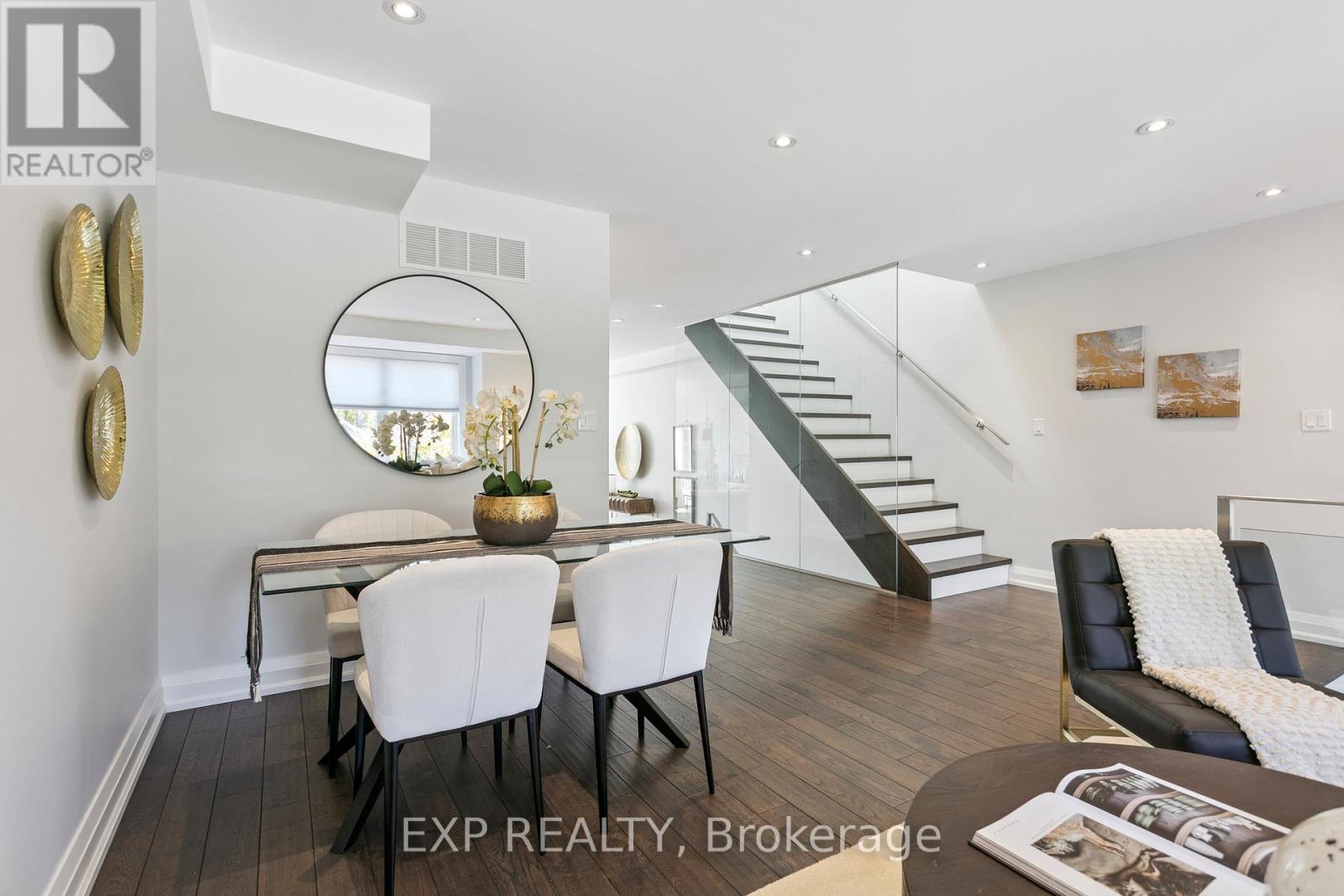 105 Twenty Second Street, Toronto, ON - Indoor