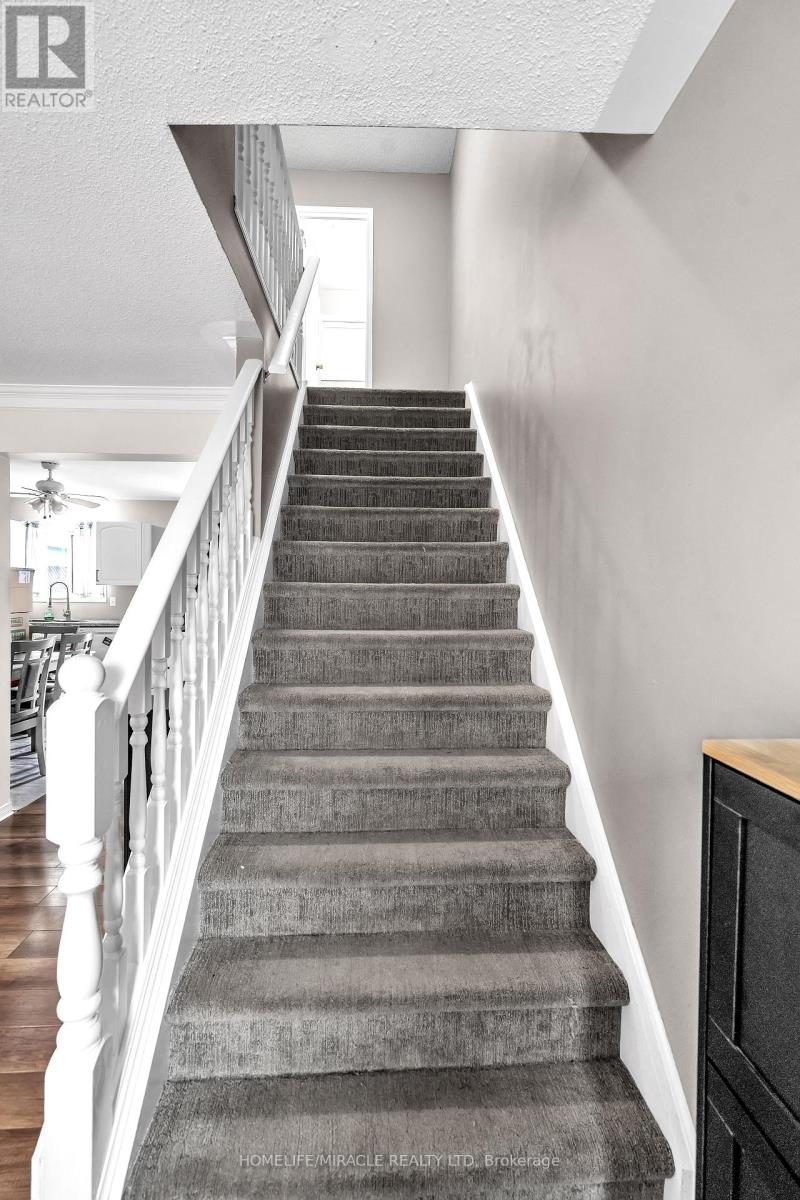 366 Marconi Boulevard, London East, ON - Indoor Photo Showing Other Room