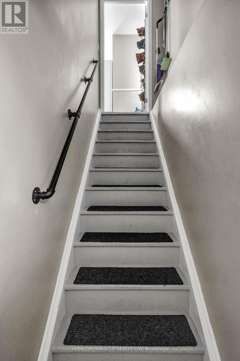 366 Marconi Boulevard, London East, ON - Indoor Photo Showing Other Room