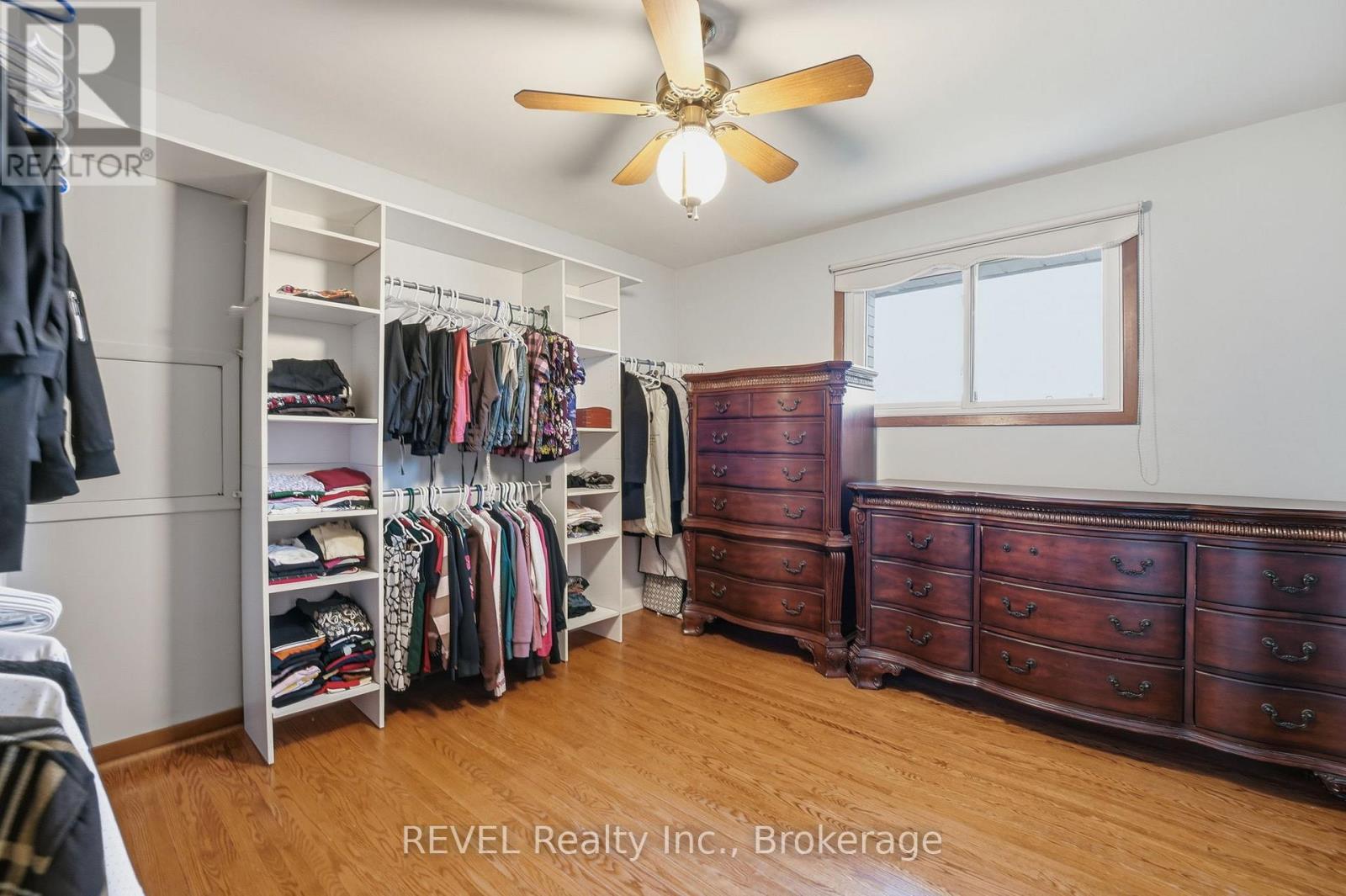 1 Laval Avenue, Welland (Lincoln/Crowland), ON - Indoor