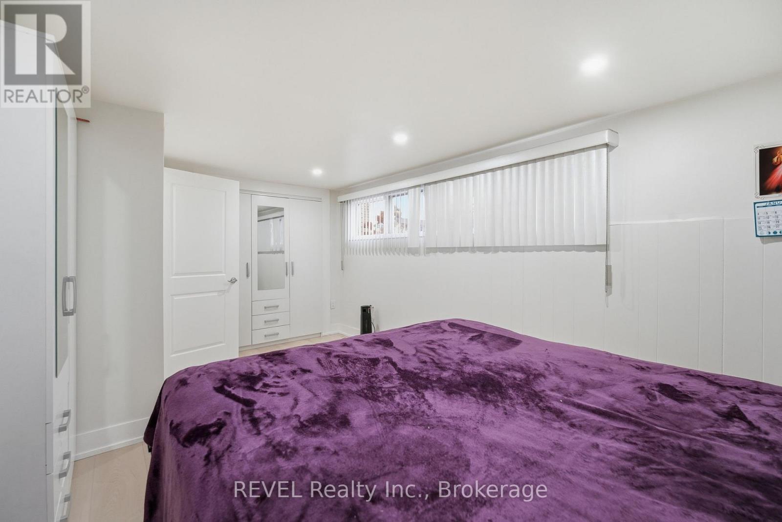 1 Laval Avenue, Welland (Lincoln/Crowland), ON - Indoor Photo Showing Bedroom