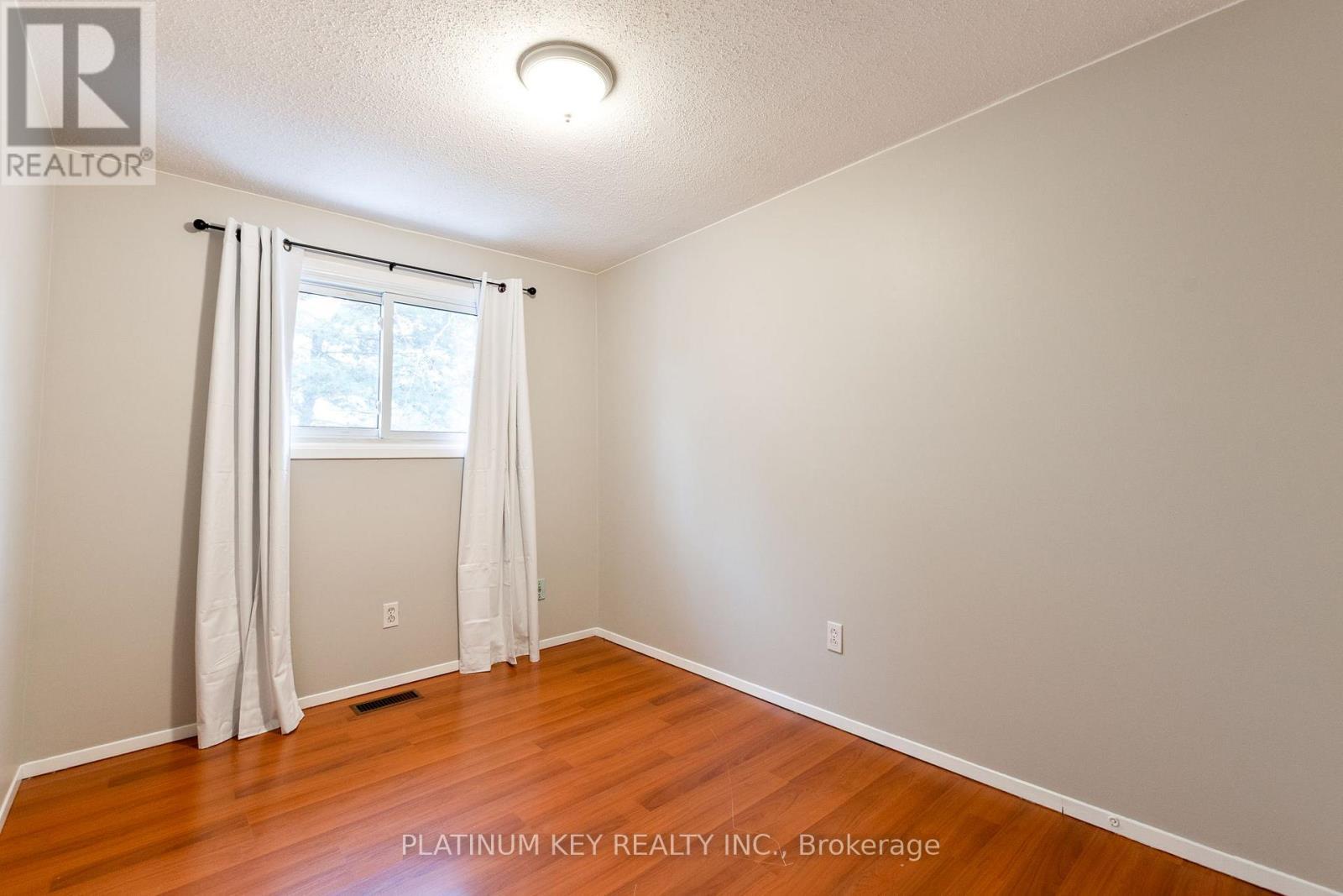 70 - 700 Exeter Road, London South (South X), ON - Indoor Photo Showing Other Room